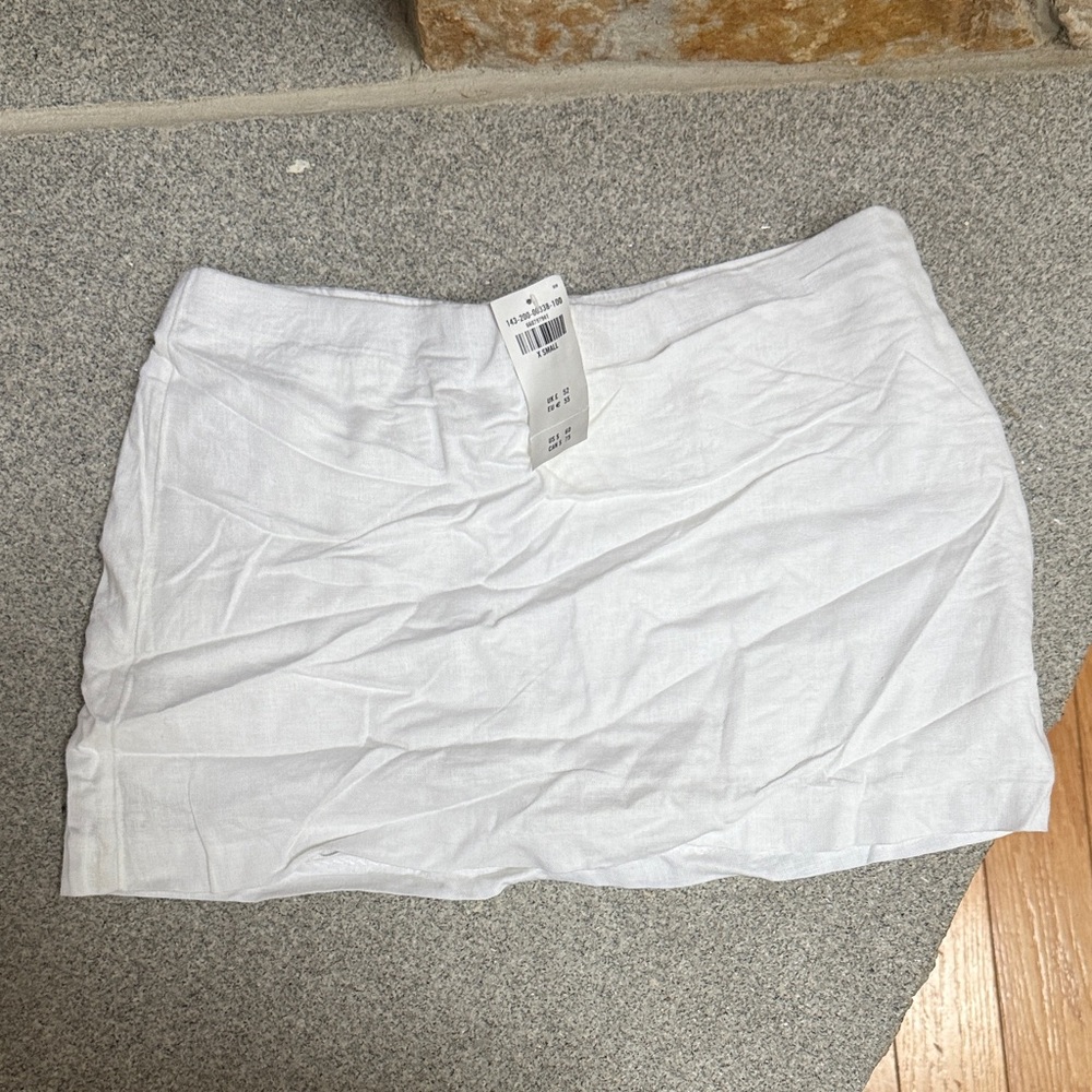 Abercrombie & Fitch White Mini Skirt